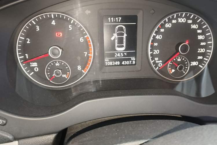 Used Volkswagen Sagitar 2014 Revised Version 1.4TSI Manual Luxury Edition Odometer Close Up