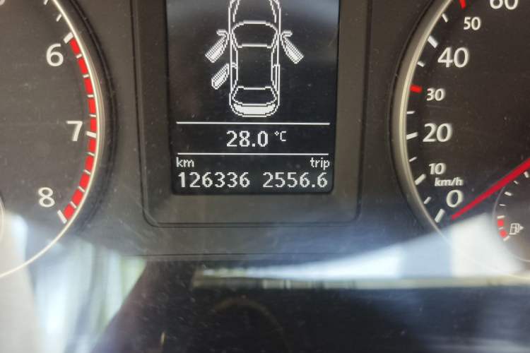 Used Volkswagen Sagitar 2014 Revised Version 1.4TSI Automatic Luxury Edition Odometer Close Up