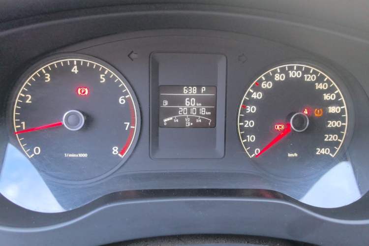 Used Volkswagen Sagitar 2014 Revised Version 1.6L Automatic Comfort Edition Odometer Close Up