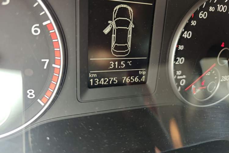 Used Volkswagen Sagitar 2014 Revised Version 1.4TSI Automatic Luxury Edition Odometer Close Up