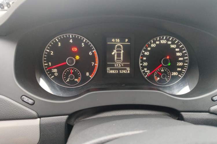Used Volkswagen Sagitar 2014 Revised Version 1.4TSI Automatic Luxury Edition Odometer Close Up