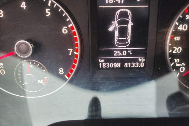 Used Volkswagen Sagitar 2014 Revised Version 1.4TSI Automatic Luxury Edition Odometer Close Up