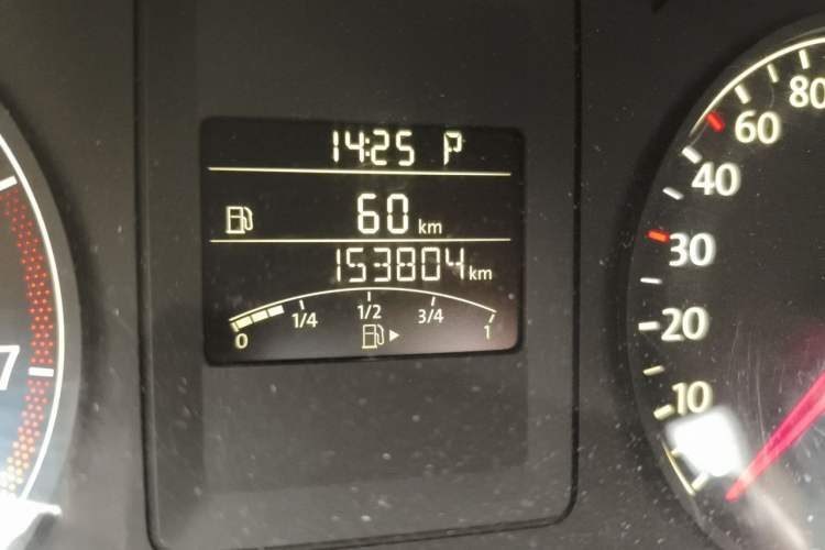 Used Volkswagen Sagitar 2014 Revised Version 1.6L Automatic Comfort Edition Odometer Close Up