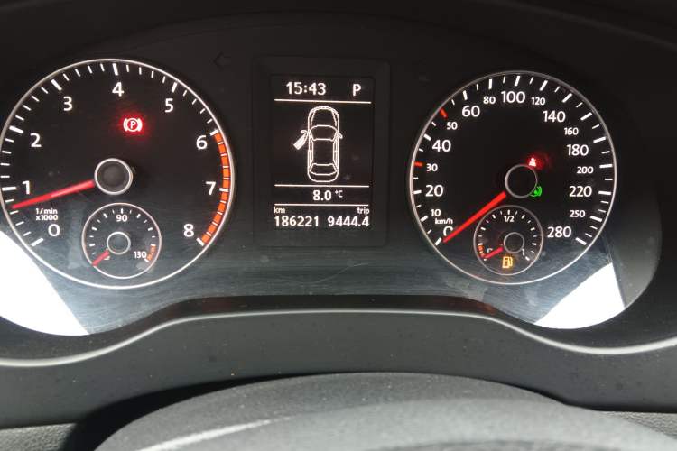 Used Volkswagen Sagitar 2014 Revised Version 1.4TSI Automatic Fashion Edition Odometer Close Up