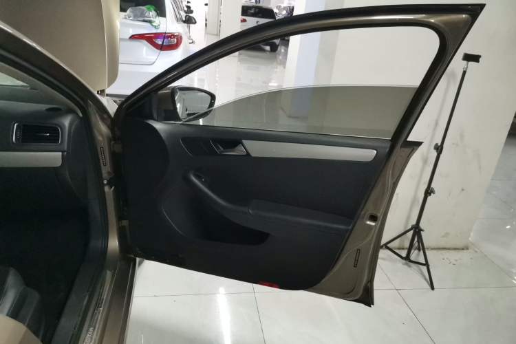 Used Volkswagen Sagitar 2014 1.4TSI Automatic Luxury Model Right Front Door Interior