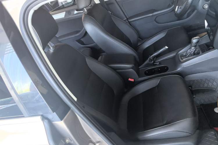 Used Volkswagen Sagitar 2014 Revised Version 1.4TSI Automatic Luxury Edition Right Front Seat