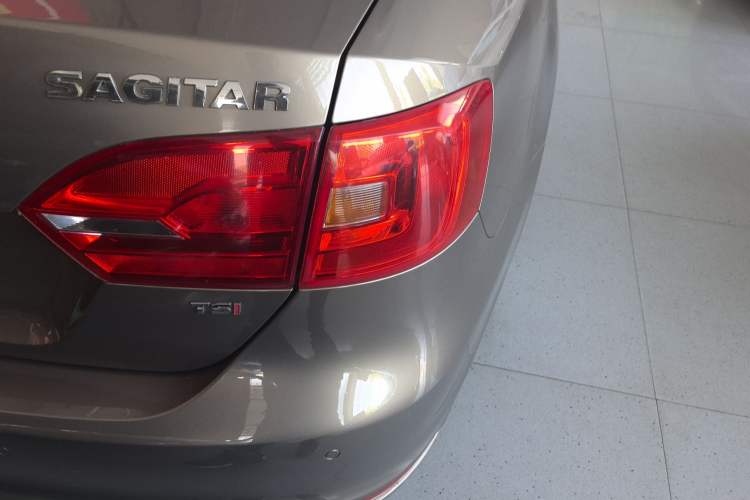Used Volkswagen Sagitar 2014 Revised Version 1.4TSI Automatic Luxury Edition Right Rear Taillight
