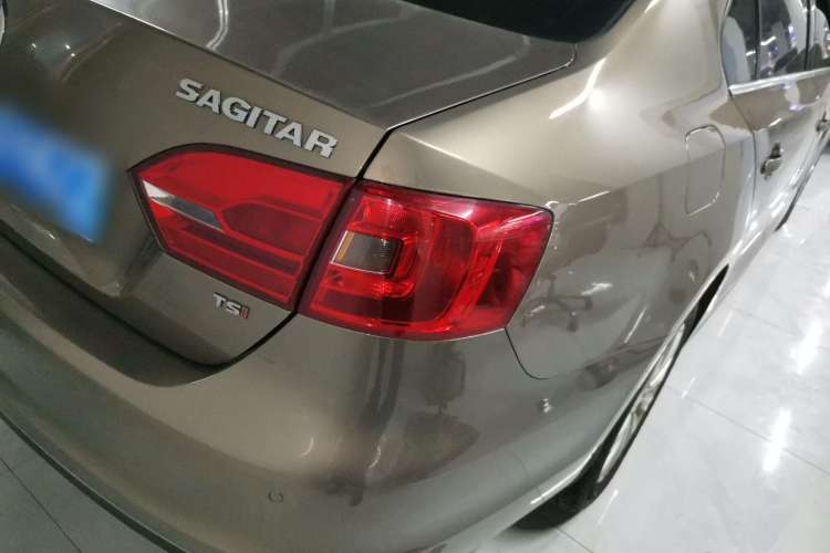 Used Volkswagen Sagitar 2014 1.4TSI Automatic Luxury Model Right Rear Taillight