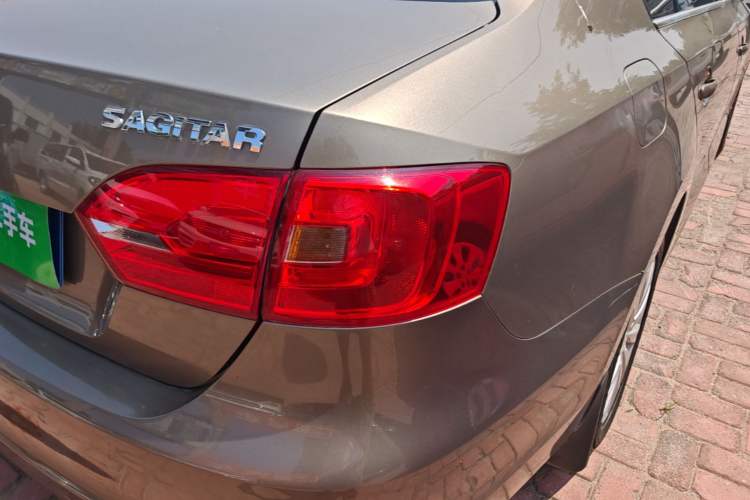 Used Volkswagen Sagitar 2014 Revised Version 1.6L Automatic Comfort Edition Right Rear Taillight