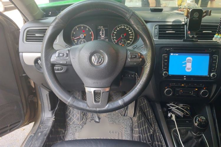 Used Volkswagen Sagitar 2014 Revised Version 1.4TSI Manual Luxury Edition Steering Wheel