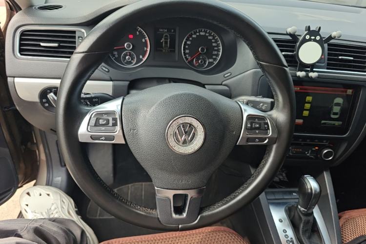 Used Volkswagen Sagitar 2014 Revised Version 1.4TSI Automatic Luxury Edition Steering Wheel
