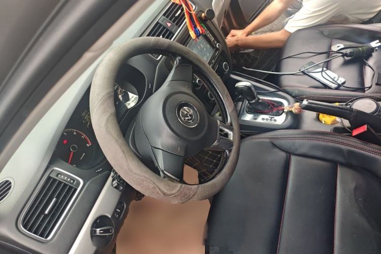 Used Volkswagen Sagitar 2014 1.6L Automatic Comfort Model Steering Wheel