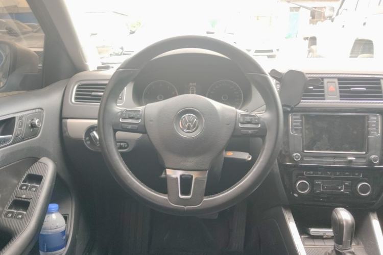 Used Volkswagen Sagitar 2014 1.4TSI Automatic Luxury Model Steering Wheel