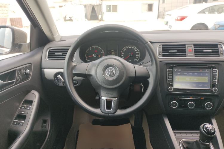 Used Volkswagen Sagitar 2014 Revised Version 1.6L Manual Comfort Edition Steering Wheel