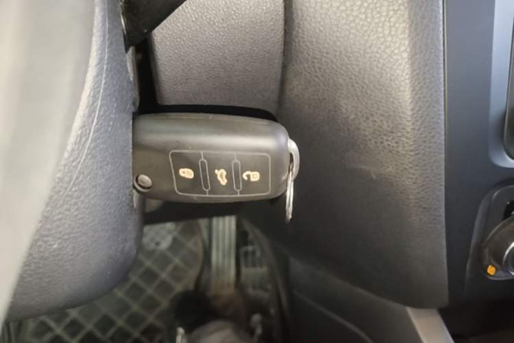 Used Volkswagen Sagitar 2014 Revised Version 1.4TSI Manual Luxury Edition Vehicle Key