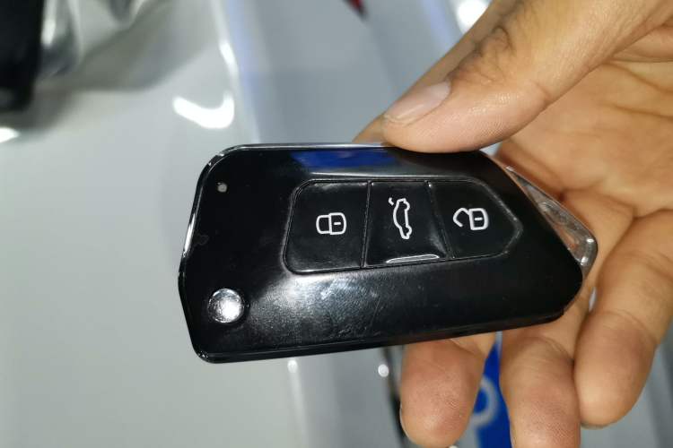 Used Volkswagen Sagitar 2014 1.4TSI Automatic Luxury Model Vehicle Key
