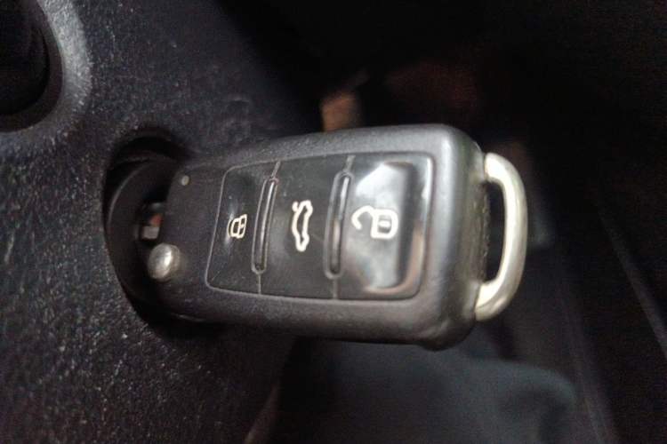 Used Volkswagen Sagitar 2014 1.6L Manual Comfort Model Vehicle Key
