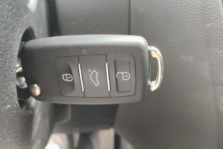 Used Volkswagen Sagitar 2014 1.4TSI Automatic Luxury Model Vehicle Key