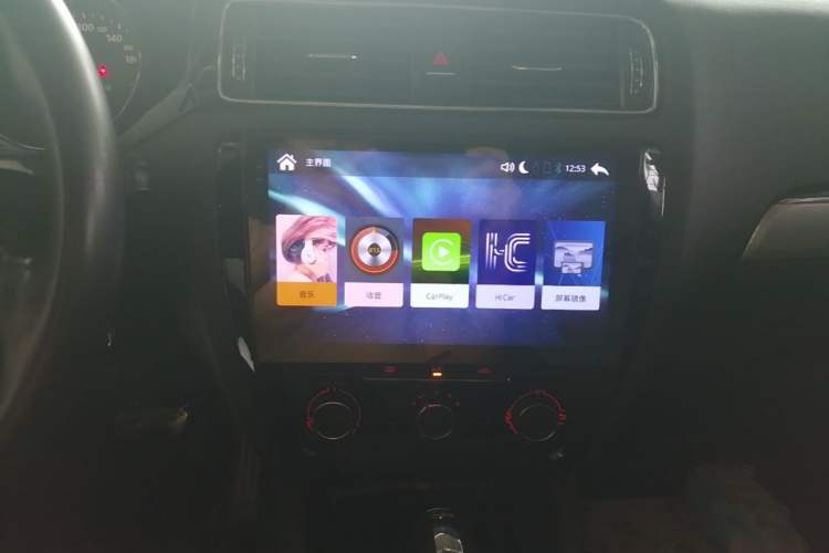 Used Volkswagen Sagitar 2015 230TSI Automatic Comfort Version Audio And AC Panel