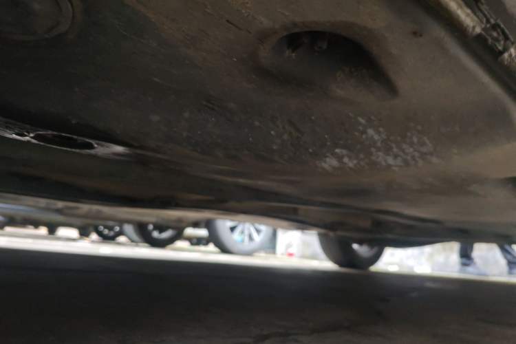 Used Volkswagen Sagitar 2015 1.6L Manual Comfort Model Chassis Front Left