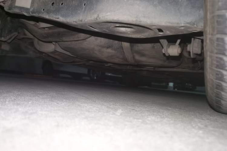 Used Volkswagen Sagitar 2015 1.6L Automatic Comfort Model Chassis Rear Right