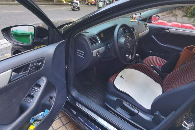 Used Volkswagen Sagitar 2015 1.6L Automatic Comfort Model Driver Seat