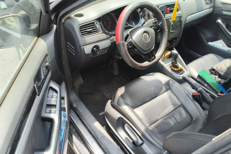 Used Volkswagen Sagitar 2015 1.6L Automatic Comfort Model Driver Seat