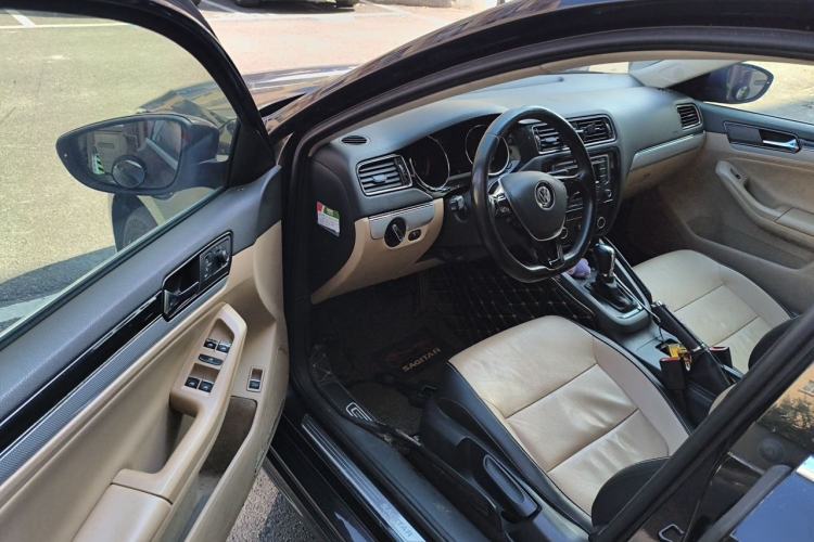 Used Volkswagen Sagitar 2015 1.6L Automatic Comfort Model Driver Seat