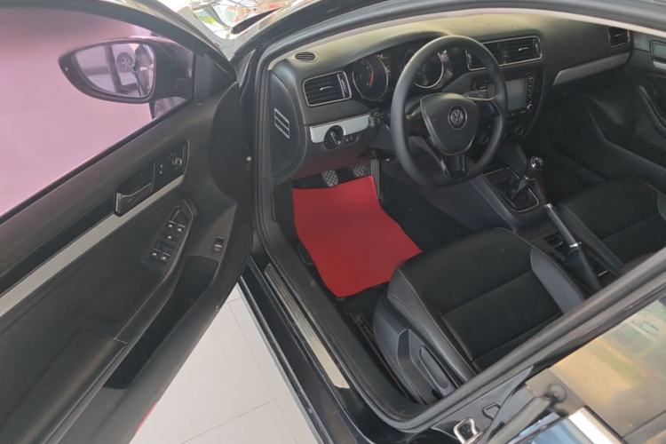 Used Volkswagen Sagitar 2015 1.6L Manual Comfort Model Driver Seat