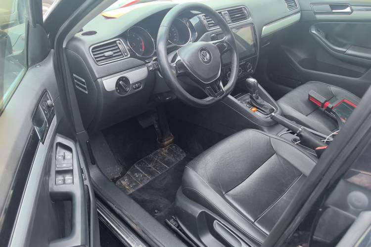Used Volkswagen Sagitar 2015 1.6L Automatic Comfort Model Driver Seat