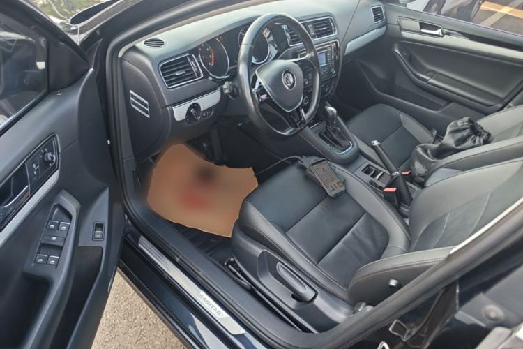 Used Volkswagen Sagitar 2015 1.6L Automatic Comfort Model Driver Seat