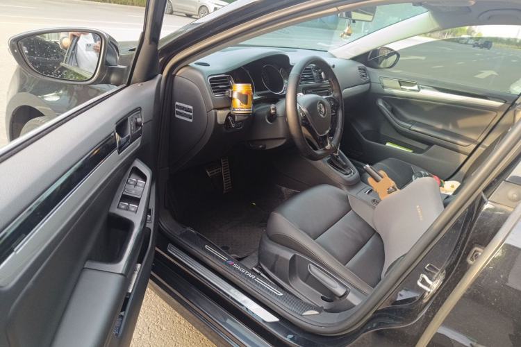 Used Volkswagen Sagitar 2015 1.6L Automatic Comfort Model Driver Seat