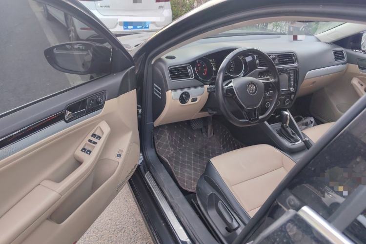 Used Volkswagen Sagitar 2015 1.6L Automatic Comfort Model Driver Seat