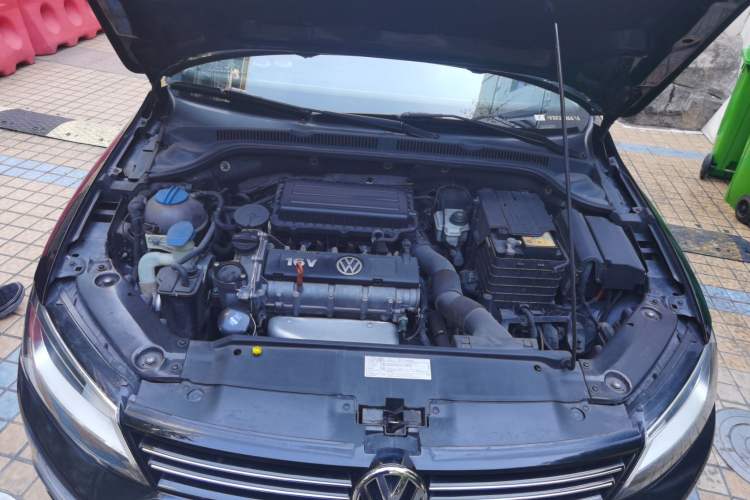 Used Volkswagen Sagitar 2015 1.6L Automatic Comfort Model Engine Bay