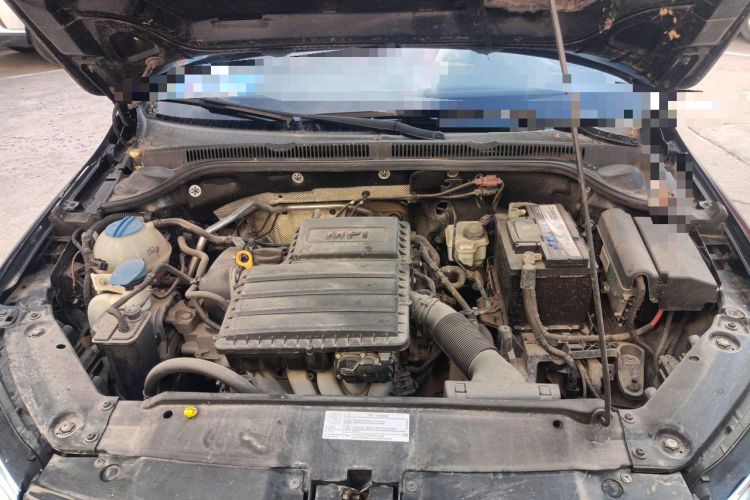 Used Volkswagen Sagitar 2015 1.6L Manual Comfort Model Engine Bay