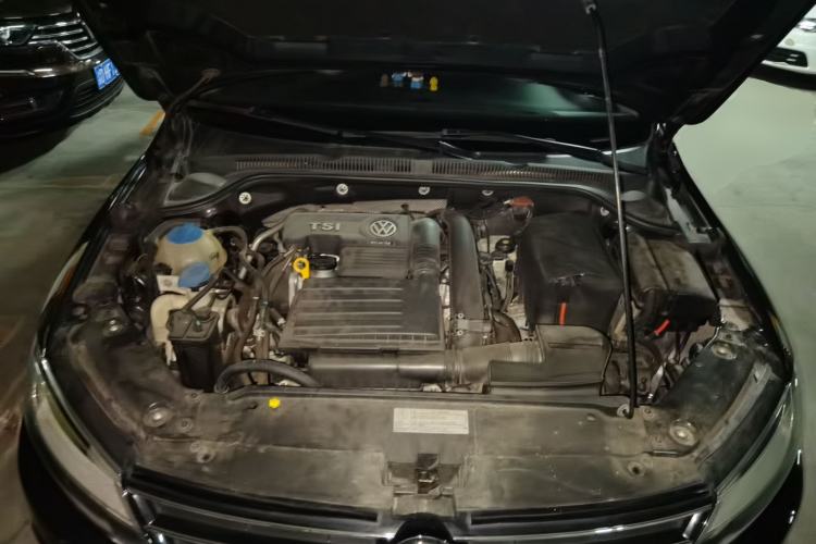 Used Volkswagen Sagitar 2015 230TSI Automatic Luxury Model Engine Bay