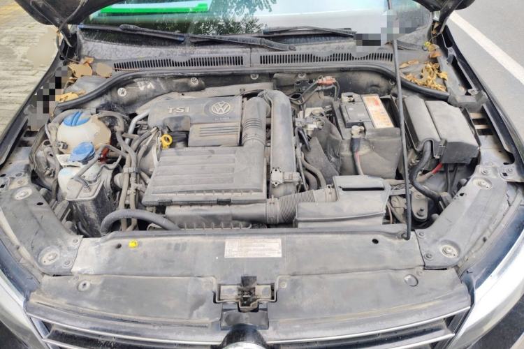 Used Volkswagen Sagitar 2015 230TSI Automatic Comfort Version Engine Bay