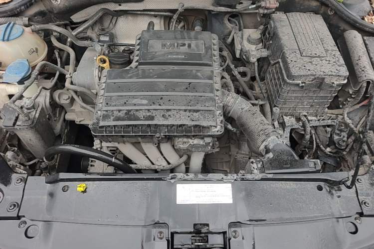 Used Volkswagen Sagitar 2015 1.6L Automatic Comfort Model Engine Bay