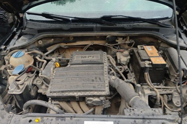 Used Volkswagen Sagitar 2015 1.6L Manual Comfort Model Engine Bay