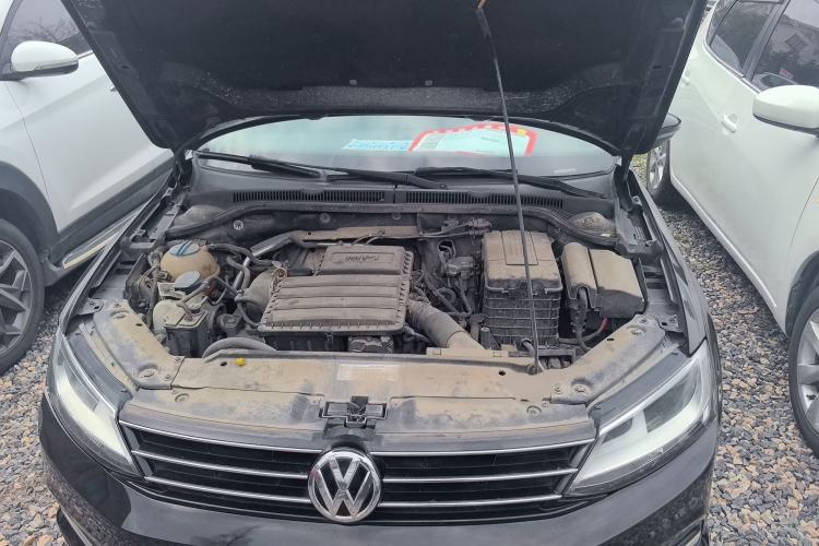 Used Volkswagen Sagitar 2015 1.6L Automatic Comfort Model Engine Bay