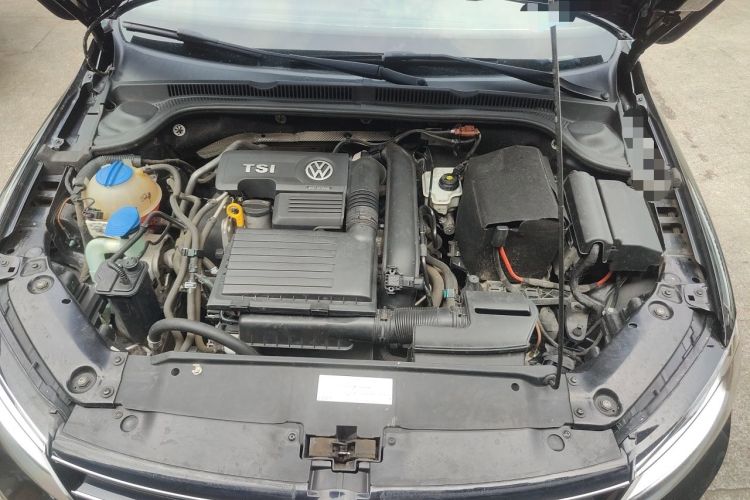 Used Volkswagen Sagitar 2015 230TSI Manual Luxury Edition Engine Bay