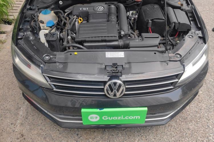 Used Volkswagen Sagitar 2015 230TSI Automatic Luxury Model Engine Bay