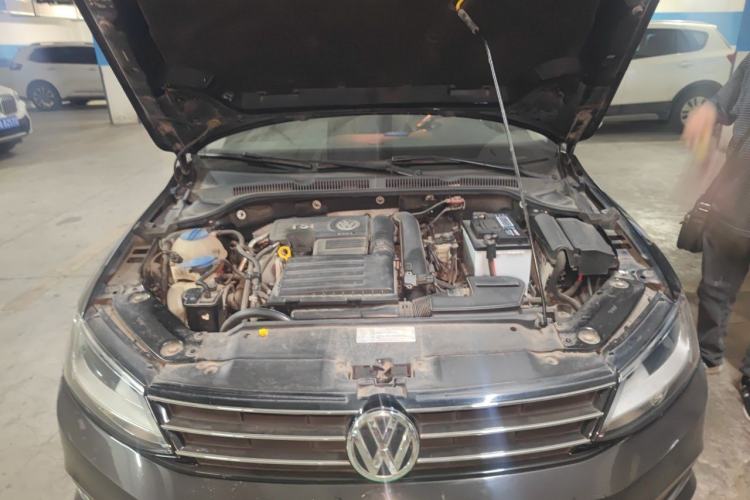 Used Volkswagen Sagitar 2015 230TSI Automatic Comfort Version Engine Bay