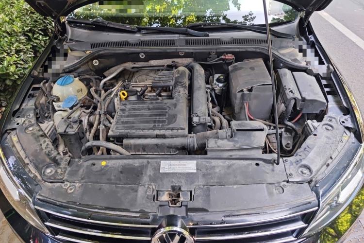 Used Volkswagen Sagitar 2015 230TSI Automatic Luxury Model Engine Bay