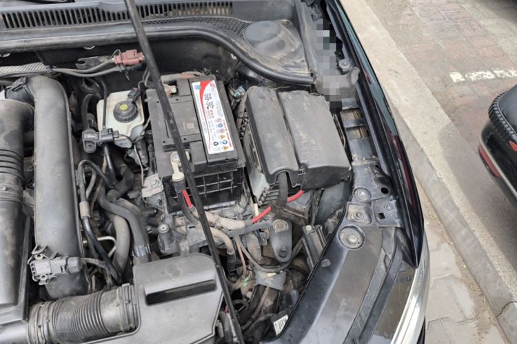 Used Volkswagen Sagitar 2015 230TSI Automatic Comfort Version Engine Bay Left
