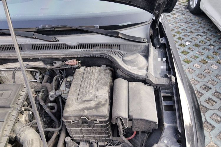 Used Volkswagen Sagitar 2015 1.6L Automatic Comfort Model Engine Bay Left