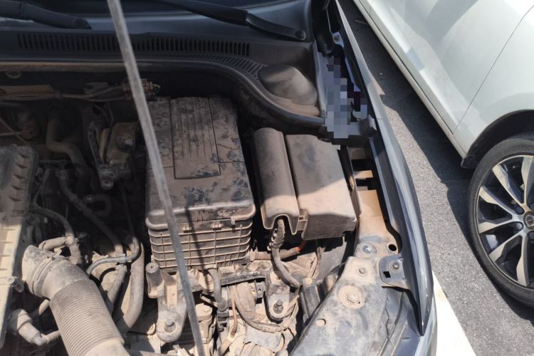 Used Volkswagen Sagitar 2015 1.6L Automatic Comfort Model Engine Bay Left