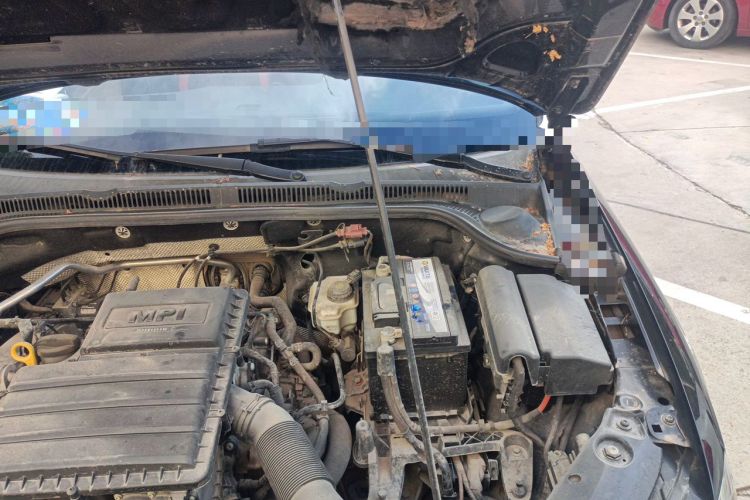 Used Volkswagen Sagitar 2015 1.6L Manual Comfort Model Engine Bay Left