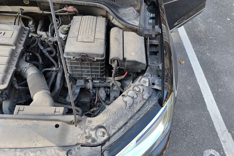 Used Volkswagen Sagitar 2015 1.6L Automatic Comfort Model Engine Bay Left