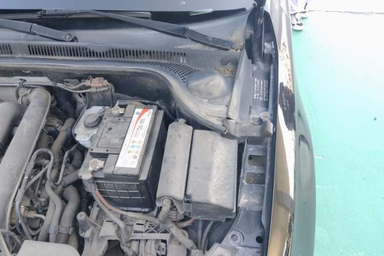 Used Volkswagen Sagitar 2015 230TSI Manual Comfort Version Engine Bay Left